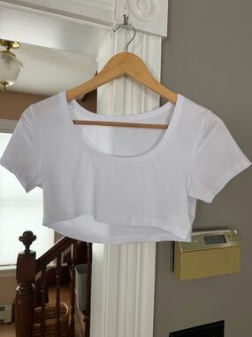 White Cropped Scoop Neck Top - Women